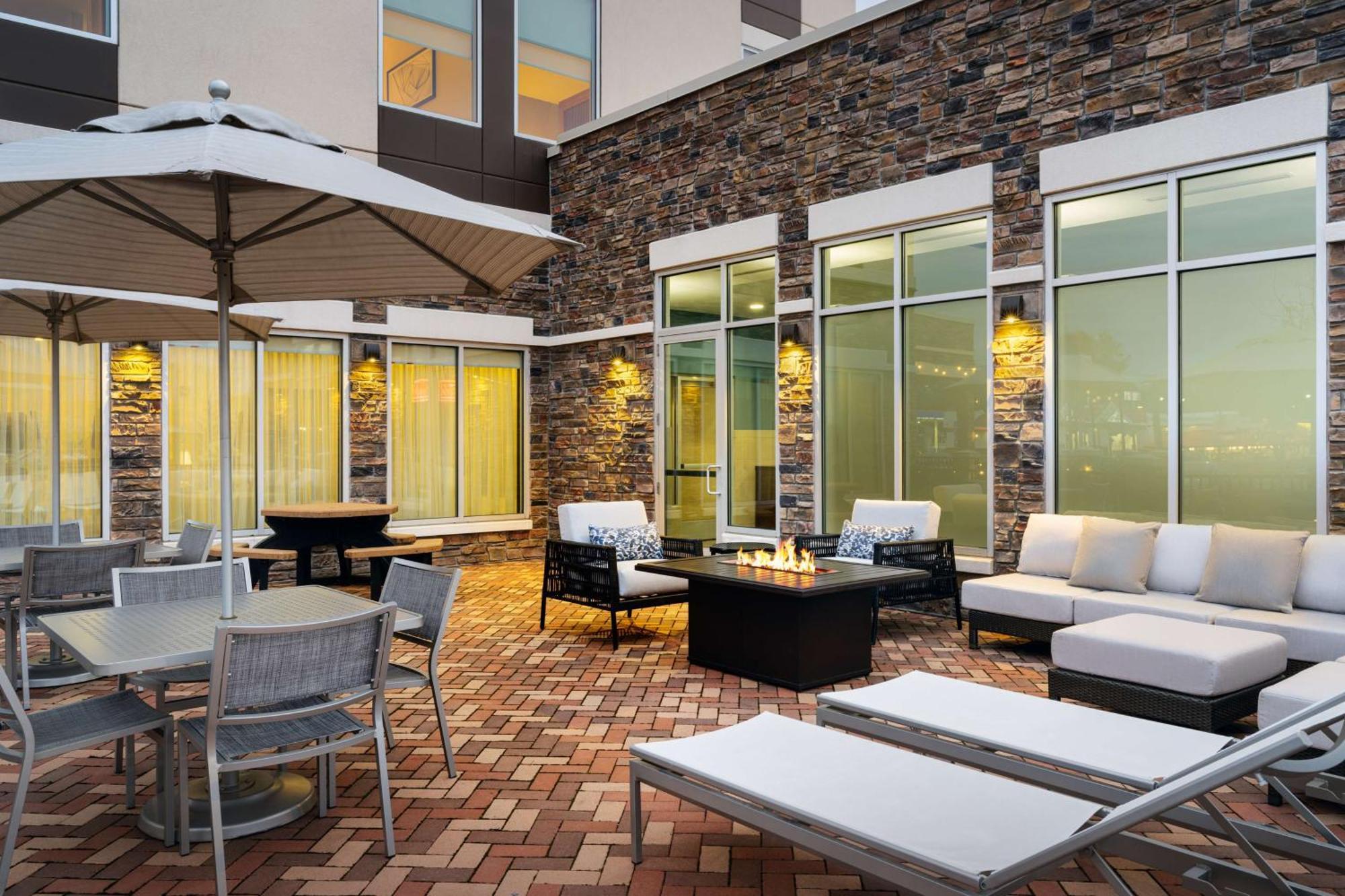 Hotel Hyatt Place Canton Lake Cable