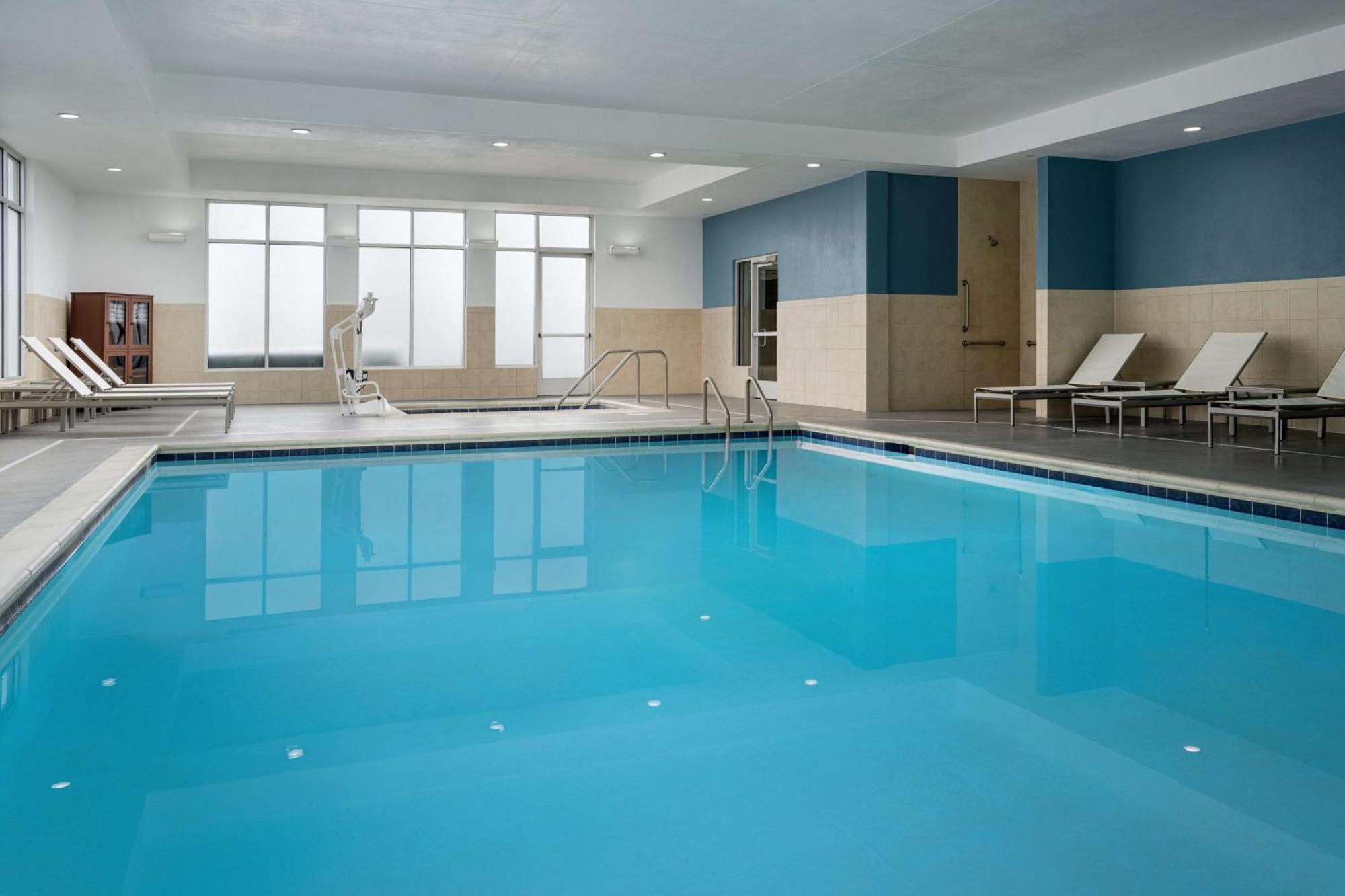 Hyatt Place Canton 3*