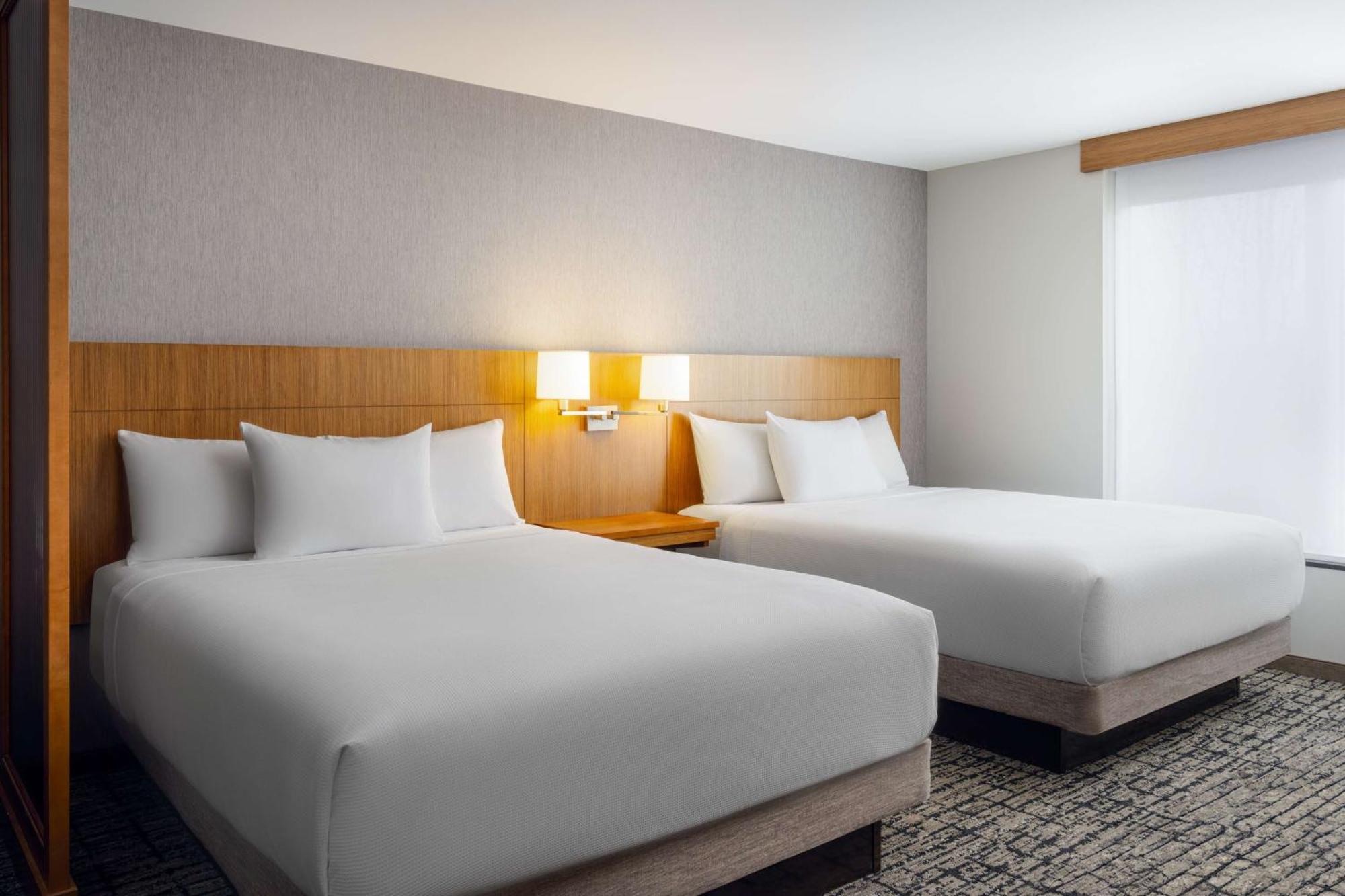 Hyatt Place Hotel 3*