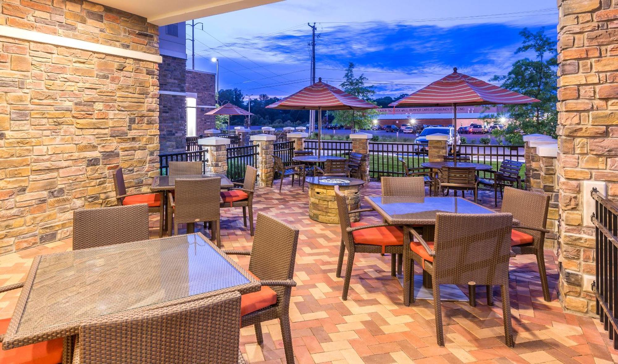 Hyatt Place Canton Lake Cable