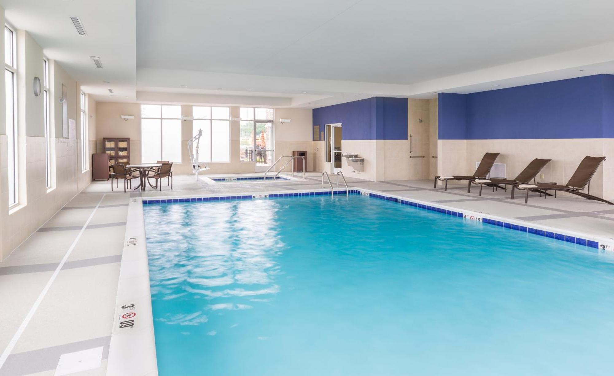 Hyatt Place Canton 3*